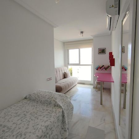 Apartamento Atico Duplex con vistas al mar. Dos plazas de garaje Torremolinos Exterior foto