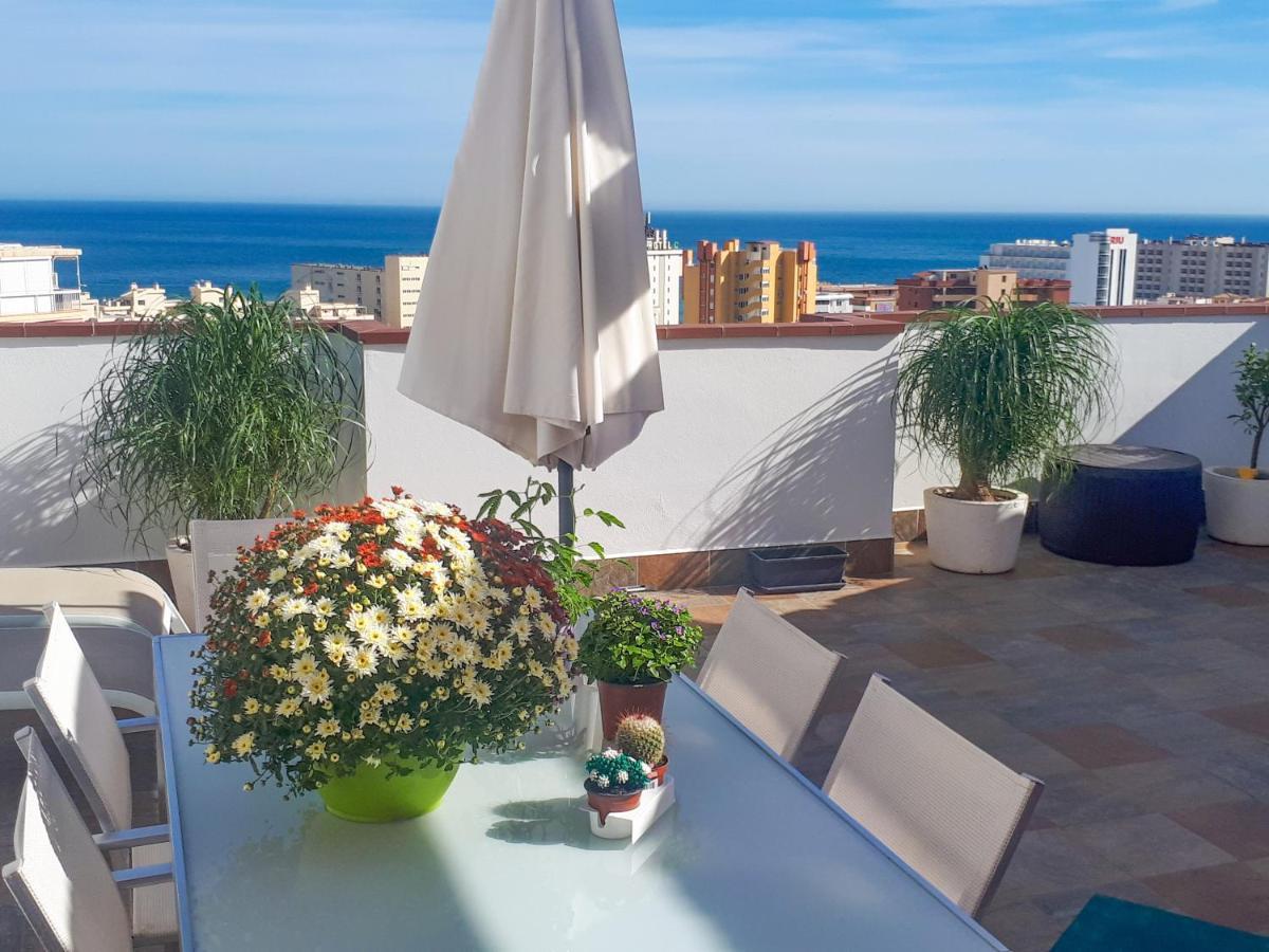 Apartamento Atico Duplex con vistas al mar. Dos plazas de garaje Torremolinos Exterior foto