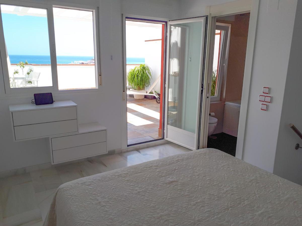 Apartamento Atico Duplex con vistas al mar. Dos plazas de garaje Torremolinos Exterior foto