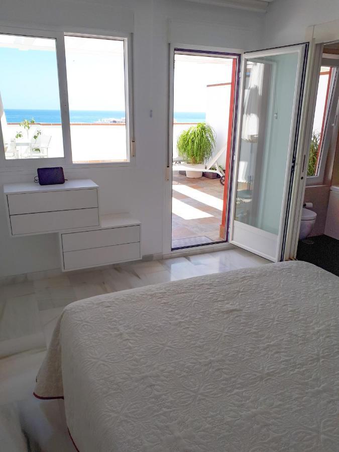 Apartamento Atico Duplex con vistas al mar. Dos plazas de garaje Torremolinos Exterior foto