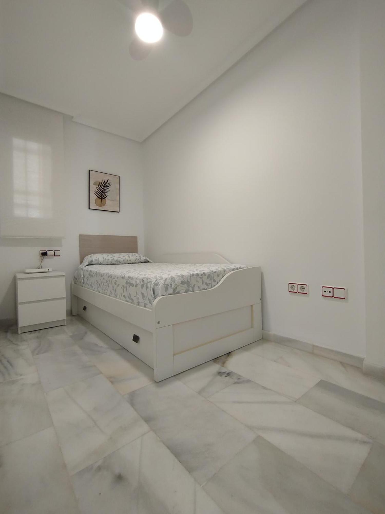 Apartamento Atico Duplex con vistas al mar. Dos plazas de garaje Torremolinos Exterior foto