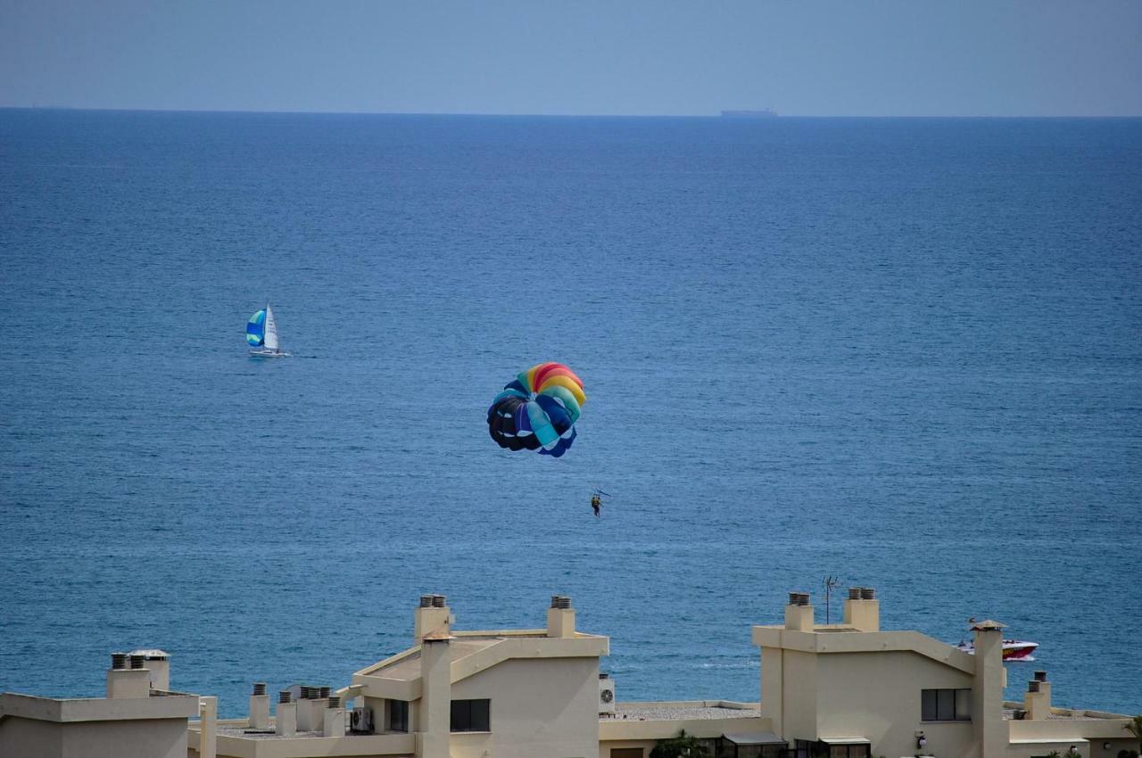 Apartamento Atico Duplex con vistas al mar. Dos plazas de garaje Torremolinos Exterior foto