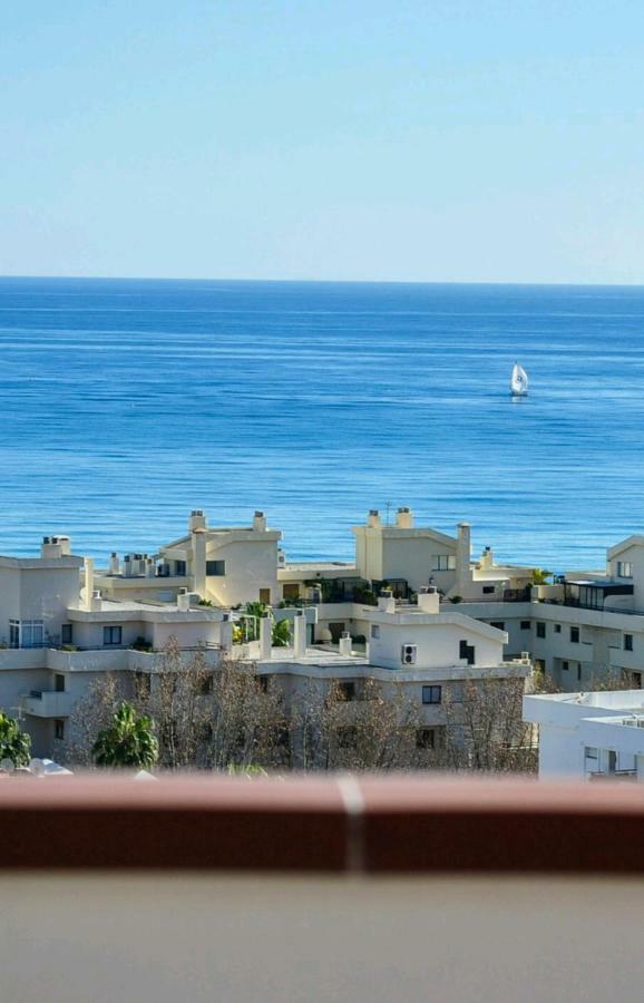 Apartamento Atico Duplex con vistas al mar. Dos plazas de garaje Torremolinos Exterior foto