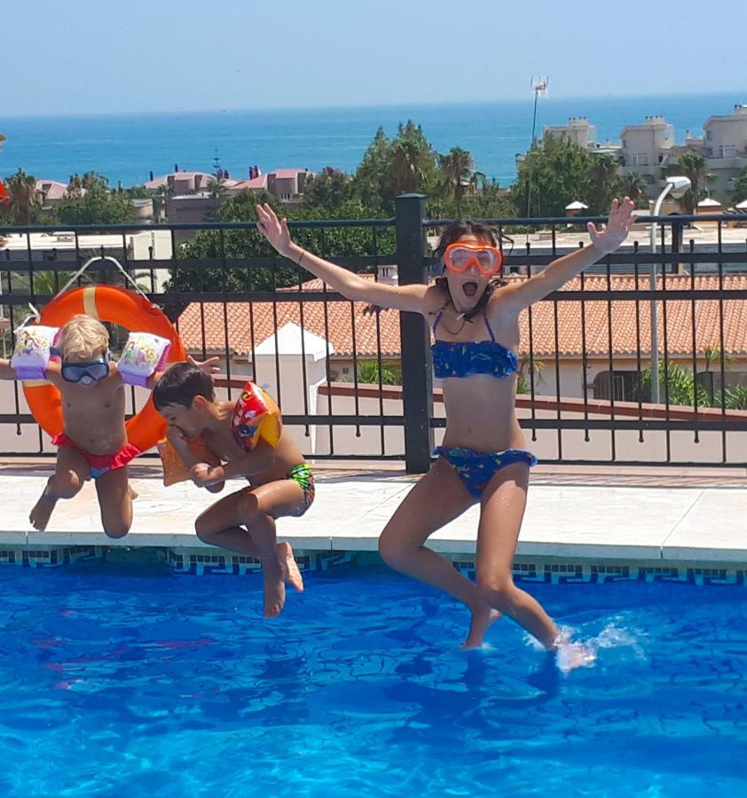 Apartamento Atico Duplex con vistas al mar. Dos plazas de garaje Torremolinos Exterior foto